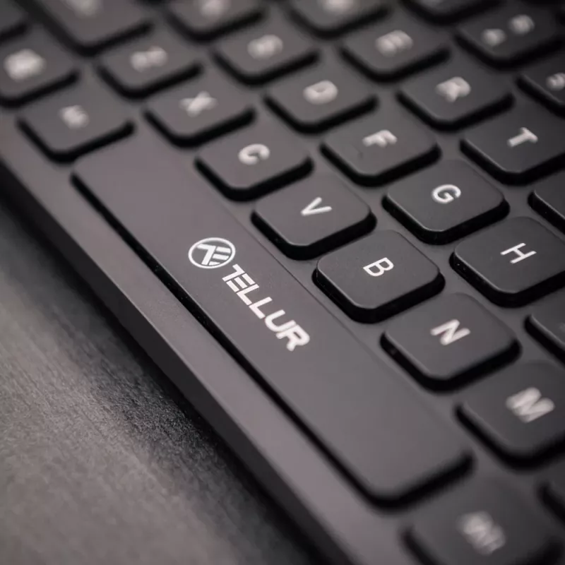 Mini teclado sem fios Tellur TLL491251 preto design compacto, layout portátil