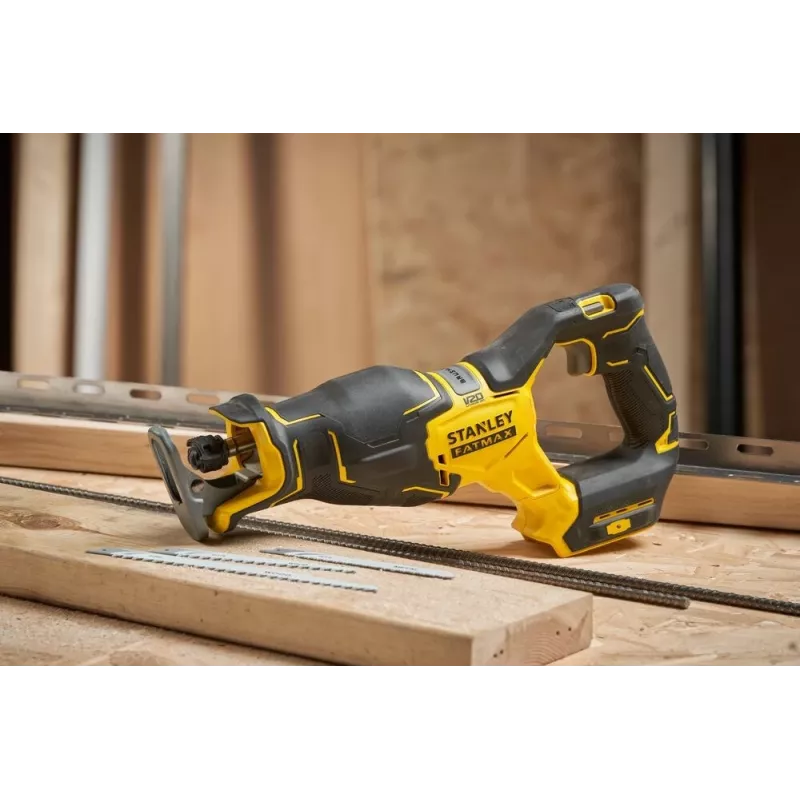 Serra sabre Stanley Fatmax SFMCS311B 18 V preta, amarela