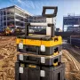 Caixa de arrumação de ferramentas DeWalt DWST83344-1, à prova de água, amarela, 440×183×332 mm, 2 pegas, com fecho