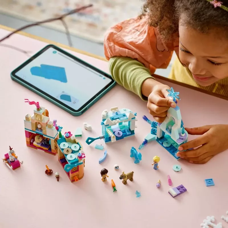LEGO DISNEY 43278 Mini Castelo de Arendelle e Palácio de Gelo da Elsa