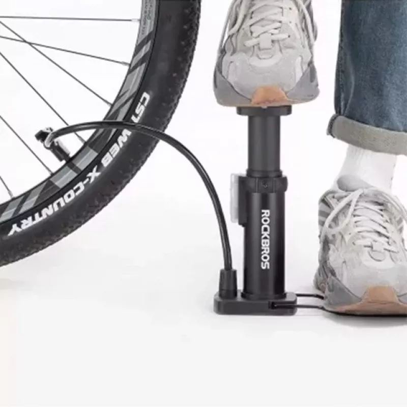 Bomba de ar manual para bicicleta Rockbros 42610002001 com manómetro preto