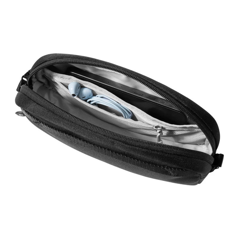 Bolsa de acessórios Tomtoc Light-T12 da Tomtoc (preto) — organizador compacto para cabos e pequenos dispositivos