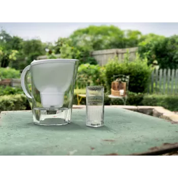 Jarra com filtro de água BRITA Marella XL com capacidade de 3,5 l e 2 cartuchos Maxtra+ Pro