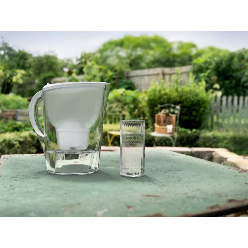 Jarra com filtro de água BRITA Marella XL com capacidade de 3,5 l e 2 cartuchos Maxtra+ Pro