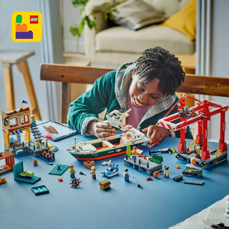 LEGO CITY 60422 Porto à Beira-Mar com Navio de Carga