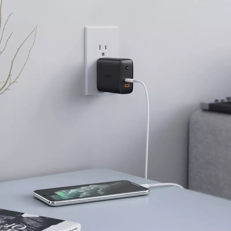 AUKEY PA-D2 carregador para dispositivos móveis 36W preto interior