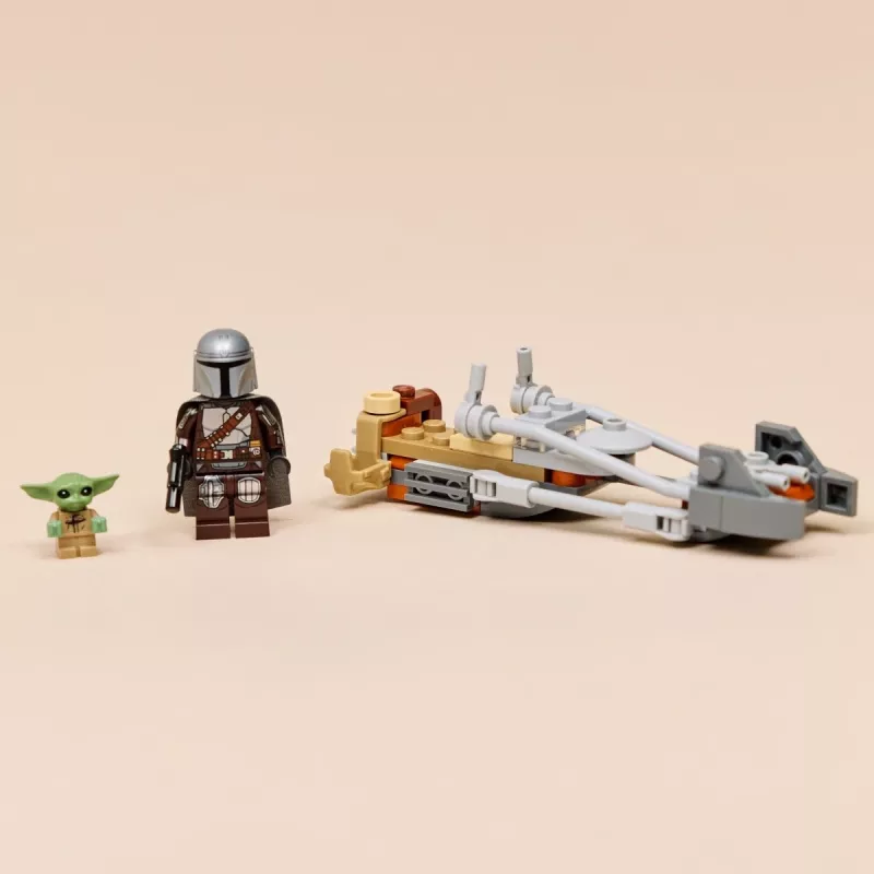 LEGO STAR WARS 75436 O Mandaloriano e a speeder bike do Grogu