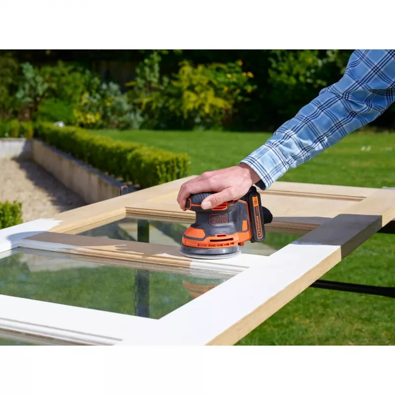 Lixadeira orbital portátil Black & Decker BDCROS18N-XJ 12000 rpm preto, laranja
