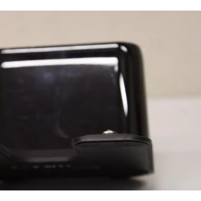 Aspirador robô Midea I2A — branco; usado, embalagem danificada, base de carregamento riscada