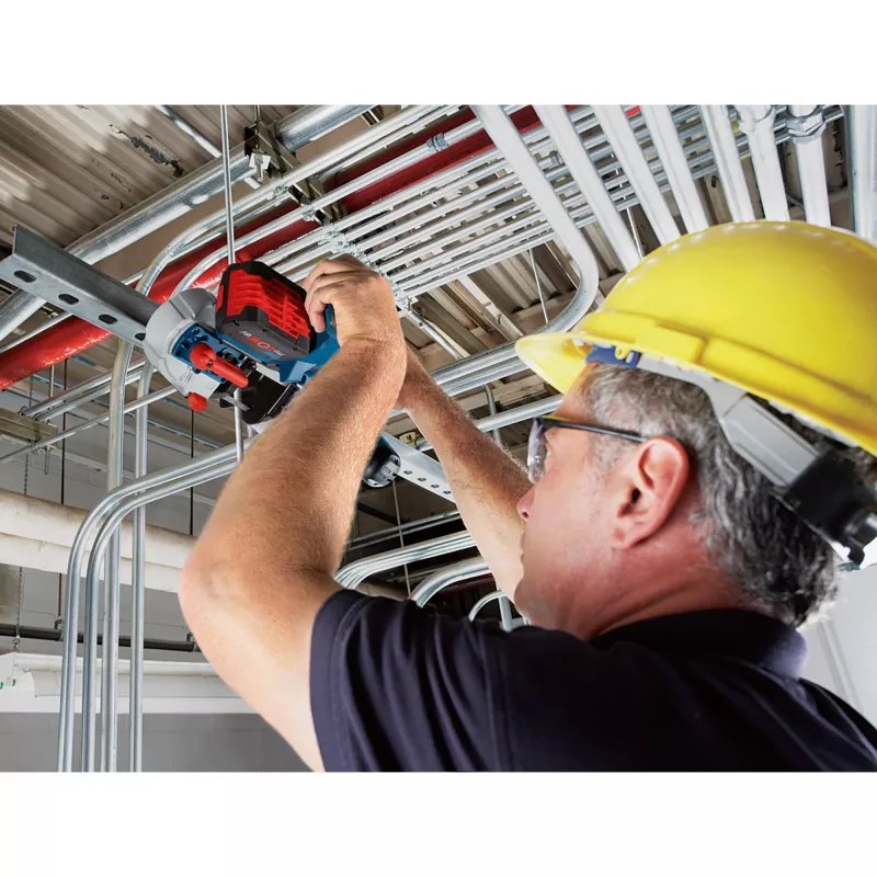 Bosch GCB 18V-63 Professional serra de fita a bateria, 18 V, profundidade de corte 63,5 mm, sem bateria e carregador, L-BOXX