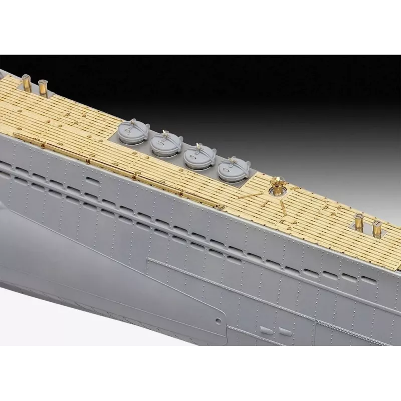 Maquete plástica REVELL Submarino alemão Tipo VII C/41 1:72