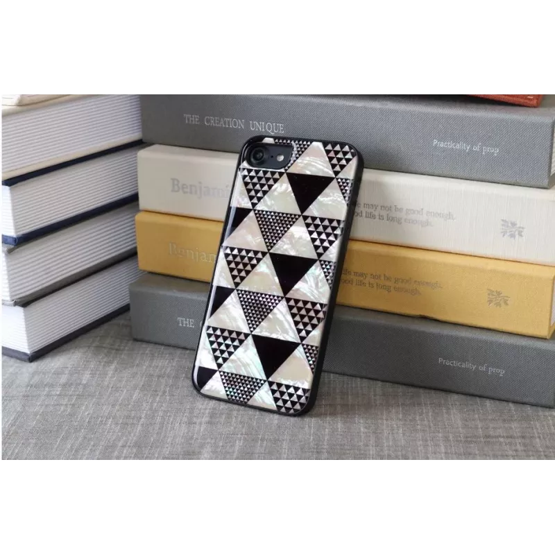 Capa de proteção iKins para Apple iPhone 8/7 — padrão de pirâmides, preto