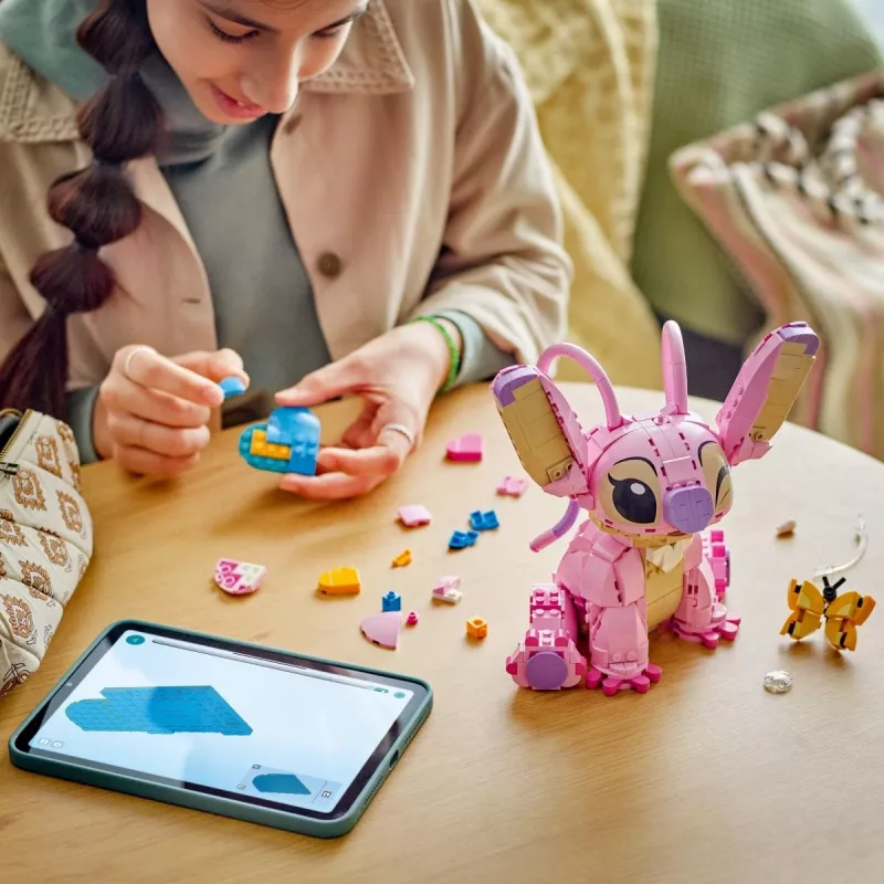 LEGO Disney Minimodelo Colecionável Andzia Angel 43257 — 784 peças, 250 mm de altura, para crianças a partir dos 9 anos