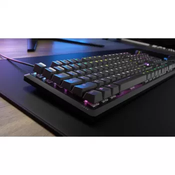 Teclado gaming Corsair K70 USB preto mecânico tamanho completo 104 teclas