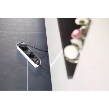 Régua de tomadas Brennenstuhl Ecolor 4 tomadas [superfície polida, cabo de 1,5 m, branco/preto]