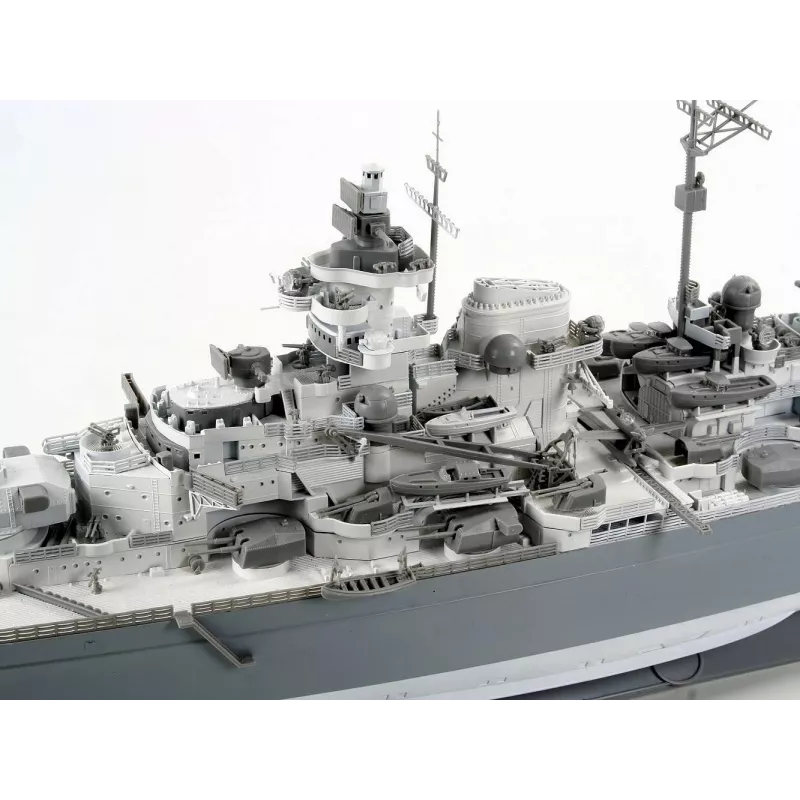 Maquete plástica de navio REVELL Tirpitz escala 1:350