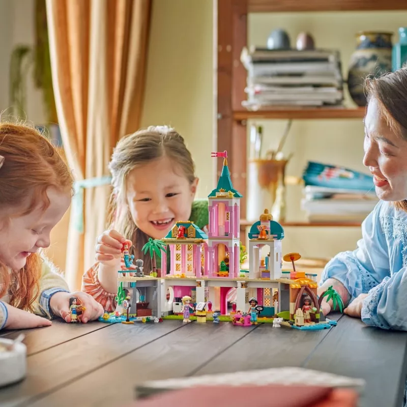 LEGO Disney Castelo da Princesa e animais de estimação reais conjunto de construção 43267 — 787 peças, 5 minifiguras, idade 6+, 320×460×100 mm