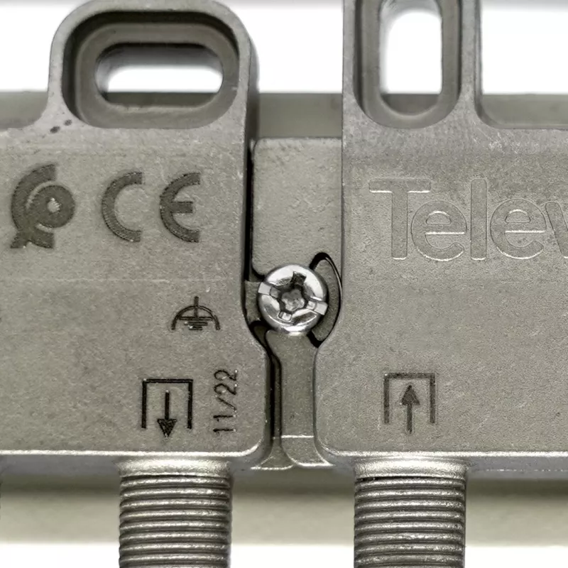 Distribuidor Televes 6 vias VT612FZ 5–1218 MHz 12 dB
