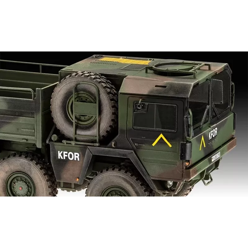 Maquete em plástico REVELL Man 10T Milgl 8x8 camião à escala 1/35