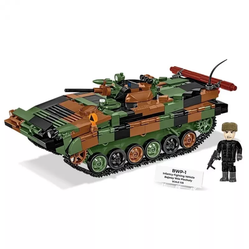 Conjunto de blocos Cobi Armed Forces BWP-1 2630 — conjunto modelo do veículo blindado anfíbio polaco-ucraniano