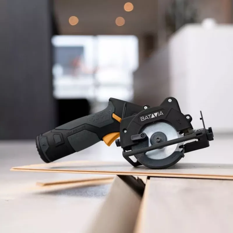 Batavia B.V. | Serra circular manual a bateria 12V 85 mm - Conjunto Fixxpack 2.0 (incl. bateria 2,0 Ah e cabo de carregamento USB-C)