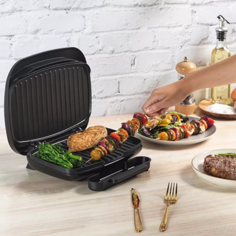 Grelhador elétrico Petra PT4366MBLKVDE preto com revestimento antiaderente e temperatura ajustável
