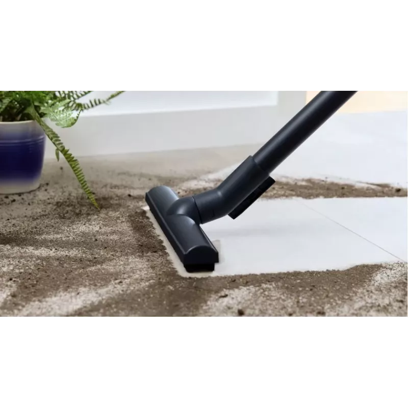 Aspirador de pó Bosch BGB 41RD3H — 600 W, saco de 4 l, filtro HEPA, raio de ação de 11 m, tubo telescópico, vermelho