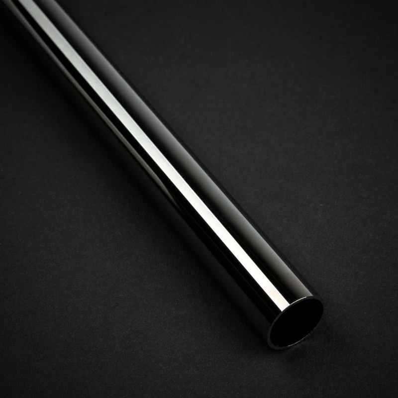 Tubo rígido de latão sem chanfro Bitspower 14 mm DE, 500 mm, preto brilhante