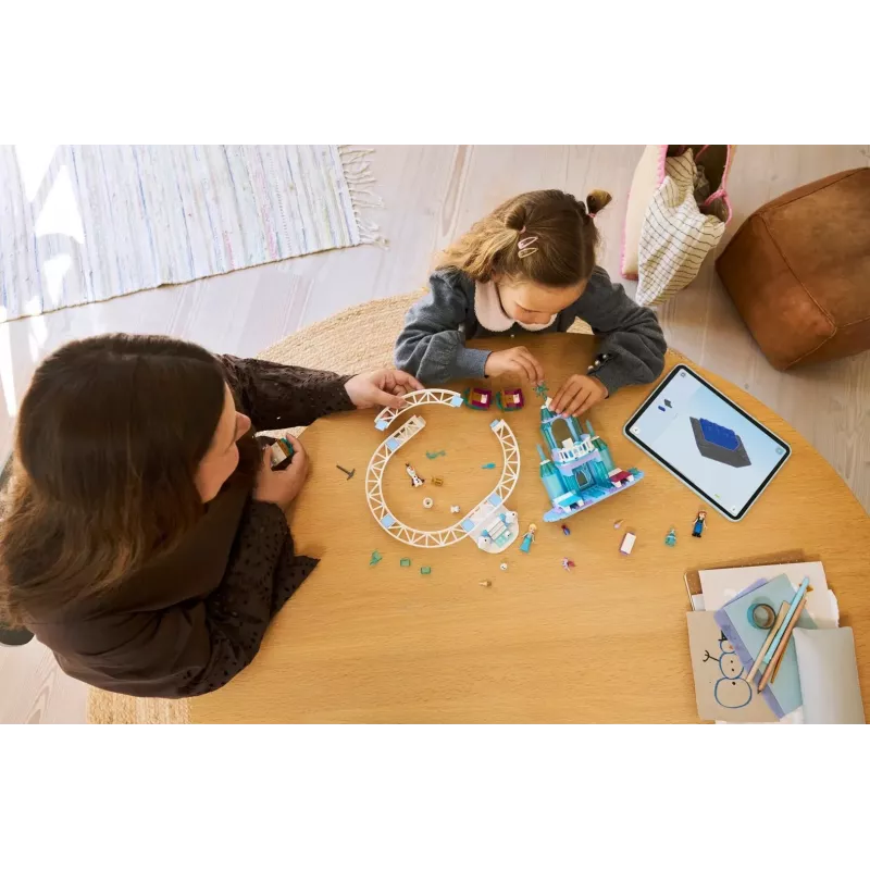 LEGO DISNEY 43281 O Castelo de Gelo de Elsa e Aventura de Trenó na Neve
