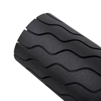 Massajador de rolos Therabody Theragun Roller Universal preto — 5 velocidades, vibratório, 1,5 kg, 12 V, bateria 180 min