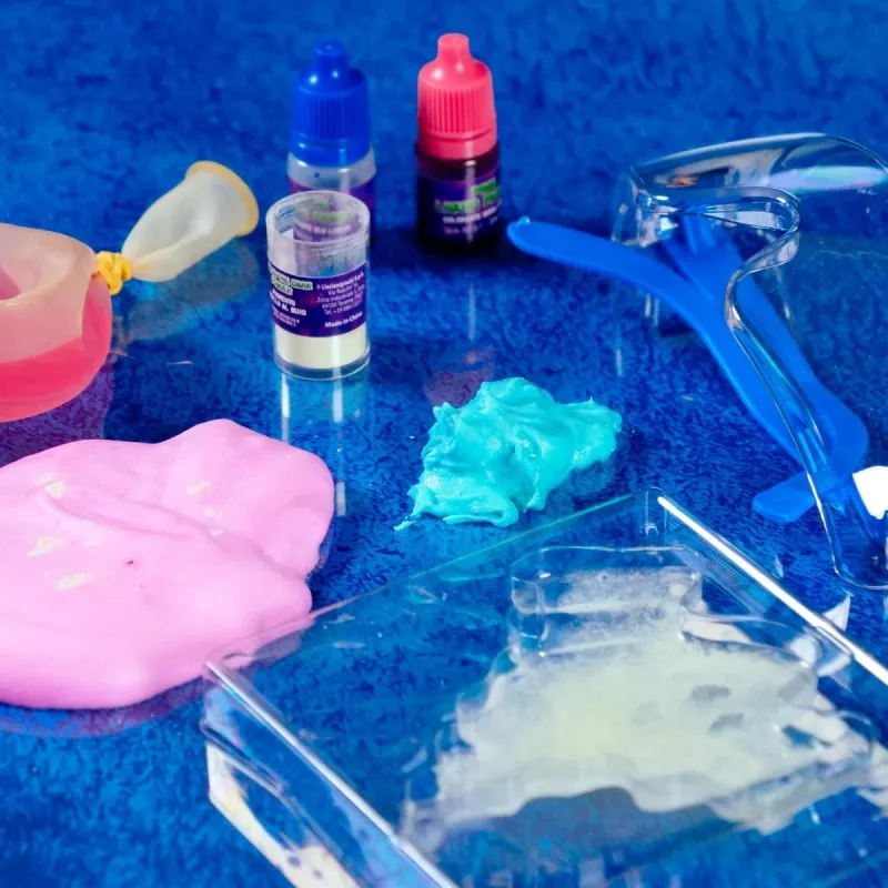 Kit de construção científica Liscianigiochi Crazy Science Slime no escuro 304-PL89239 — conjunto de experiências com slime que brilha no escuro