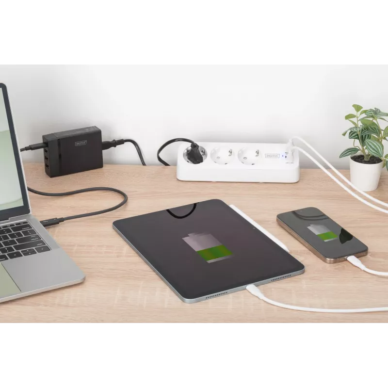 Extensão elétrica DIGITUS 3 tomadas com 2×USB-A e 1×USB-C, 3 tomadas AC tipo E/F, cabo de 1,5 m, branco
