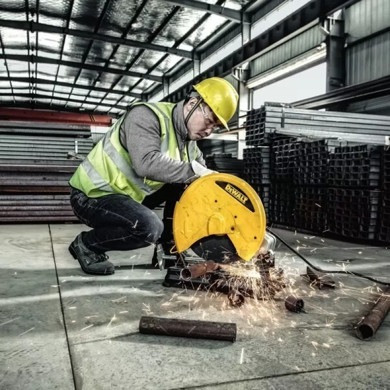 Serra de corte de mesa DeWALT D28730-QS 4000 rpm