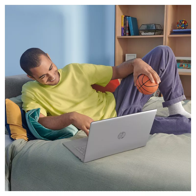 Portátil HP 17-cn3659ng A2TZ2EA#ABD 43,9 cm (17,3) 1920x1080 - Intel Core i5 1334U - 512GB SSD - sem GPU - HDMI/USB-C - sem sistema operativo - prateado (A2TZ2EA#ABD)