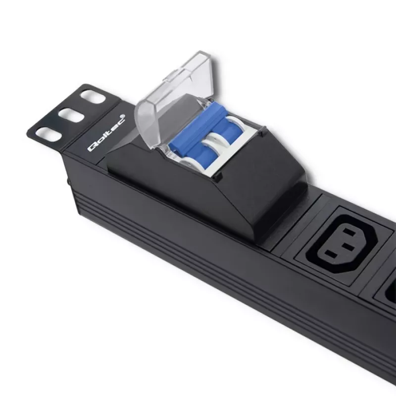 Qoltec 53999 Régua de tomadas PDU para rack de 19 polegadas, 1U, 8x IEC C13, 10 A, com disjuntor, 2 m