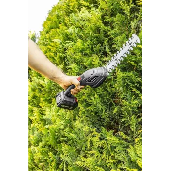 Corta-sebes elétrico GRAPHITE 58GE119, peso 1,09 kg, profundidade de corte 265 mm