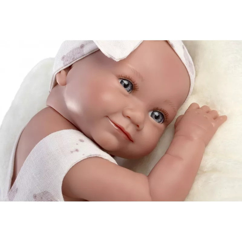 Boneca bebé de vinil 40 cm da Llorens com características realistas e corpo macio