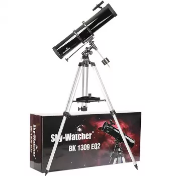 Telescópio refrator Skywatcher BK 1309 EQ2 — abertura 130 mm, distância focal 900 mm