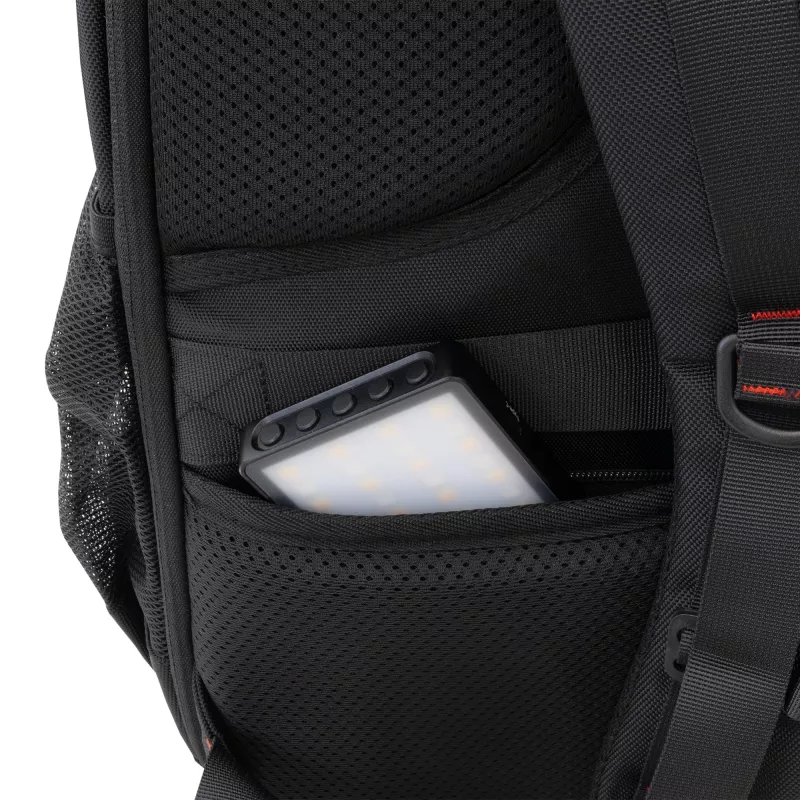 Mochila White Shark VOYAGER GBP-012 — preto, design resistente e repelente à água