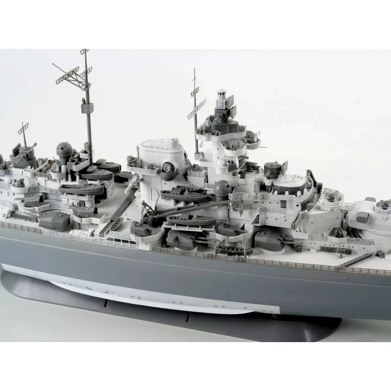 Maquete plástica de navio REVELL Tirpitz escala 1:350