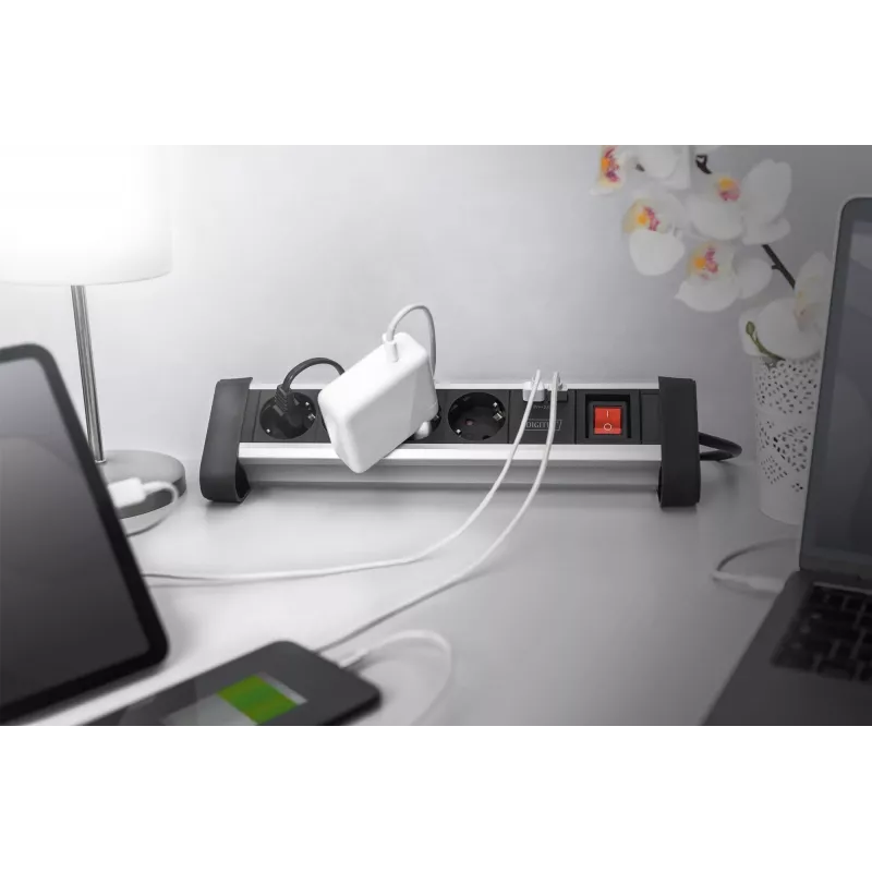 Régua de tomadas Digitus DA-70614 com 2 portas USB