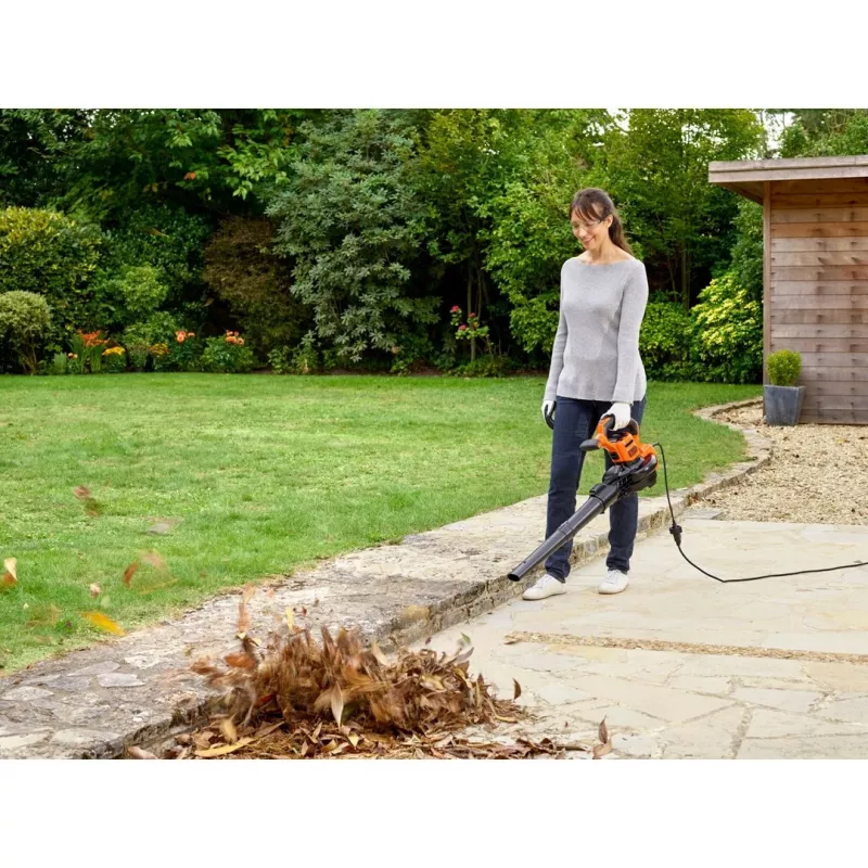 Soprador de folhas Black & Decker BEBLV300-QS