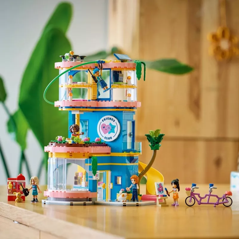 LEGO Friends 42689 Clube de amigos de Heartlake City