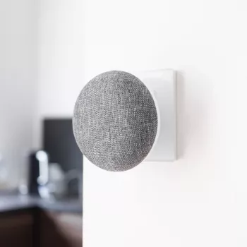 Campainha Hombli Doorbell Chime 2 da Avanca International BV – sem fios 433,92 MHz, AC 110–240 V, ficha Type-C, cinzento/branco