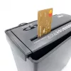DESTRUIDOR DE DOCUMENTOS - Destruidor de documentos. Corta papel, película, discos CD/DVD, cartões de crédito. (MT215)