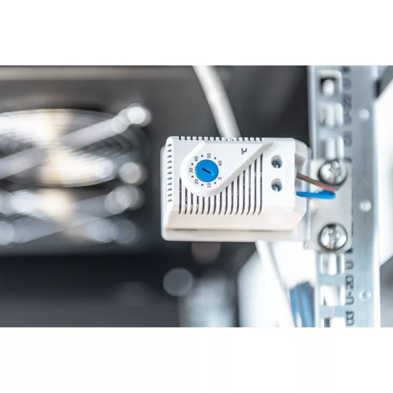 Unidade de refrigeração de teto Digitus DN-19 FAN-4-B-N
