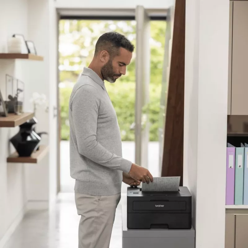 Impressora laser Brother HL-L2460DNYJ1 — A4 monocromática, 34 páginas/min., duplex, Ethernet, 128 MB, alimentação de 251 folhas