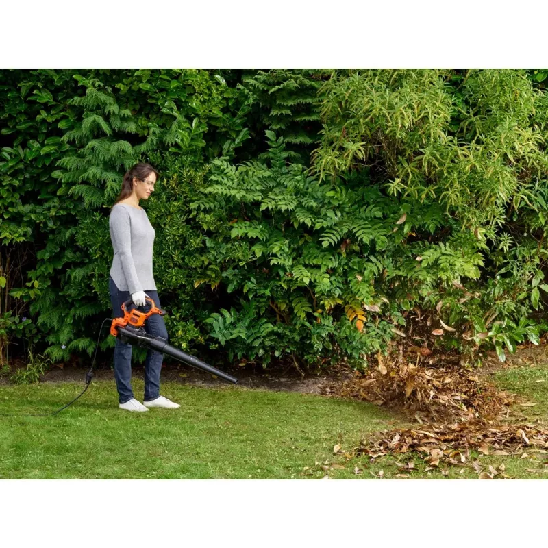 Soprador de folhas Black & Decker BEBLV300-QS