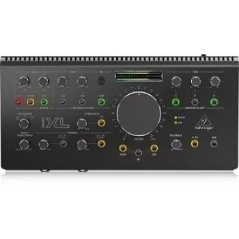 Interface de áudio USB Behringer STUDIO XL 2x4 com controlador de monitor