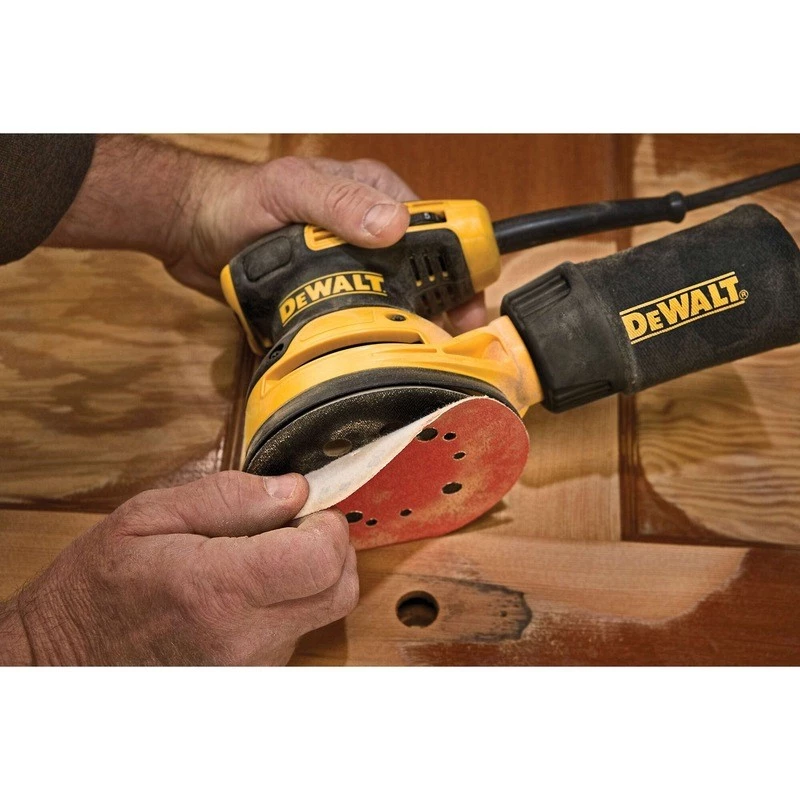Lixadora excêntrica DeWalt DWE6423-QS, 280 W, 8.000–12.000 OPM, 2,6 mm de curso de lixagem, 1,28 kg